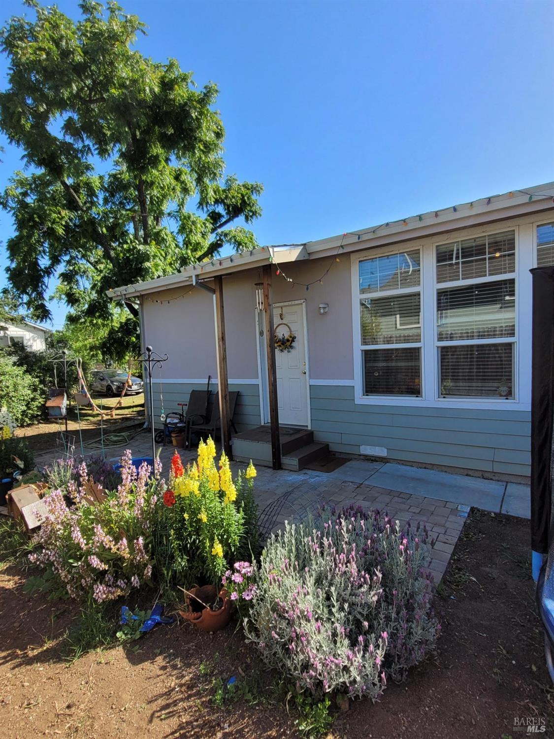 Detail Gallery Image 13 of 23 For 740 Verano Ave, Sonoma,  CA 95476 - 3 Beds | 3 Baths