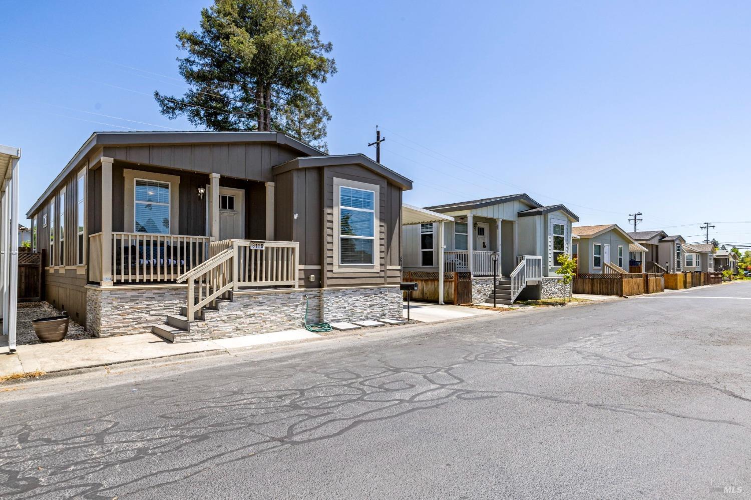 Detail Gallery Image 2 of 20 For 3116 Loretta Way, Santa Rosa,  CA 95403 - 3 Beds | 2 Baths