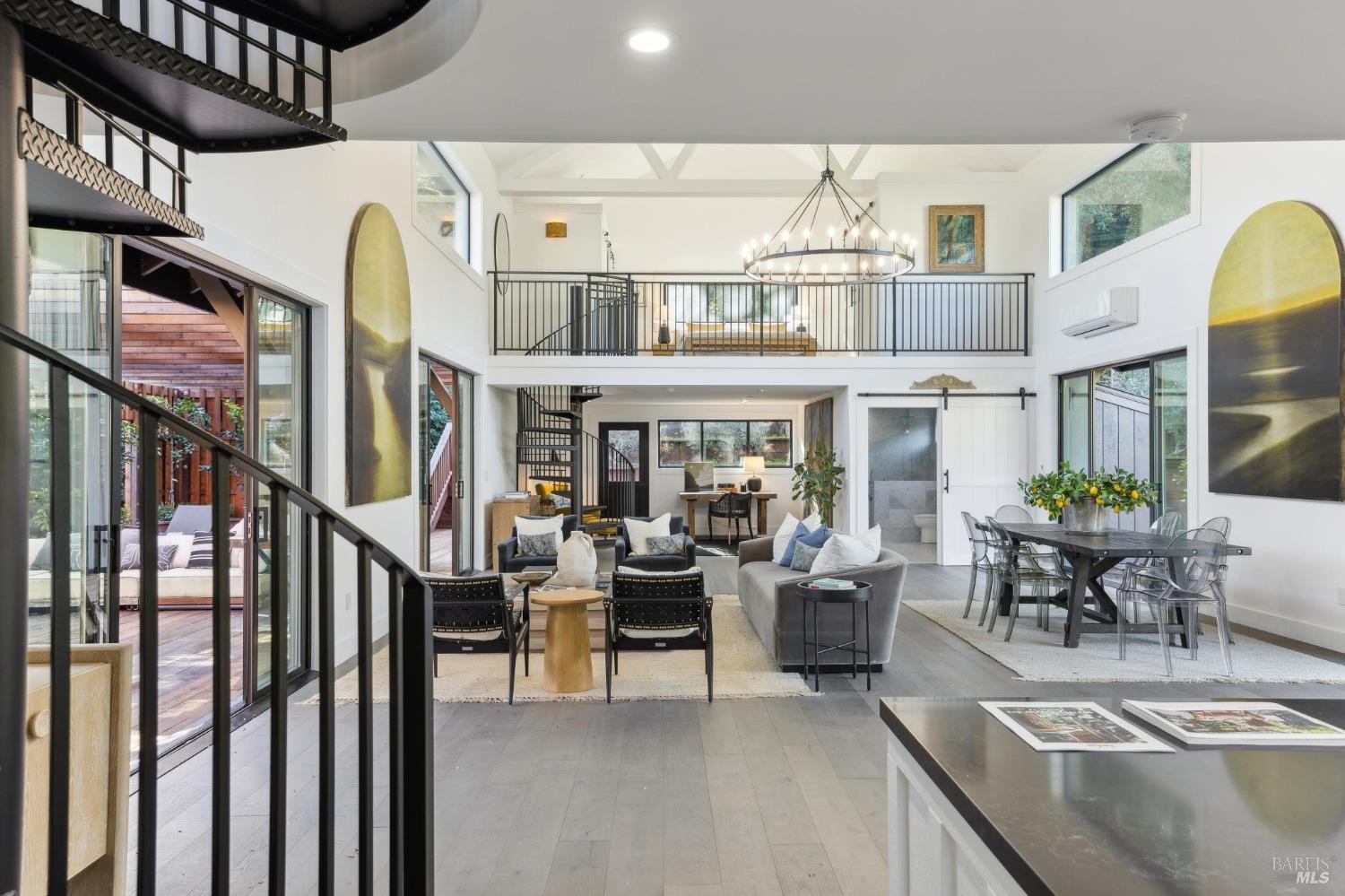 Detail Gallery Image 15 of 39 For 303 Bodega Ave, Petaluma,  CA 94952 - 2 Beds | 3 Baths