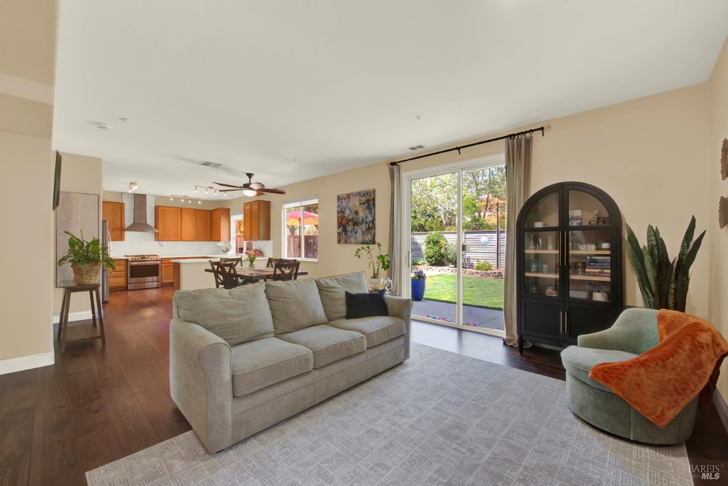 Detail Gallery Image 14 of 66 For 4564 Stillson St, Napa,  CA 94558 - 3 Beds | 2/1 Baths