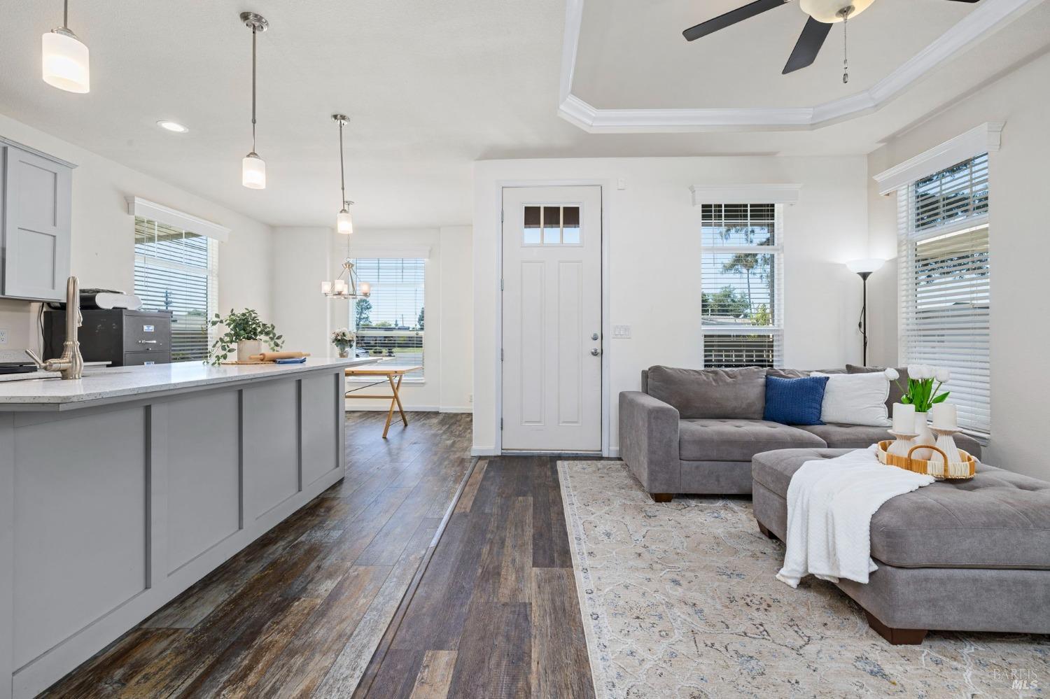 Detail Gallery Image 5 of 20 For 3116 Loretta Way, Santa Rosa,  CA 95403 - 3 Beds | 2 Baths