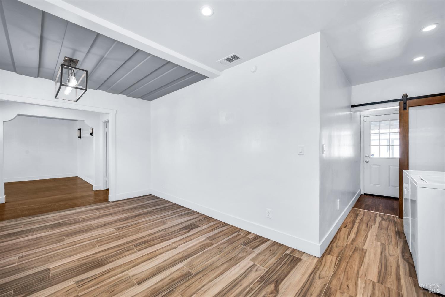 Detail Gallery Image 10 of 29 For 1444 Ohio St, Vallejo,  CA 94590 - 3 Beds | 2 Baths