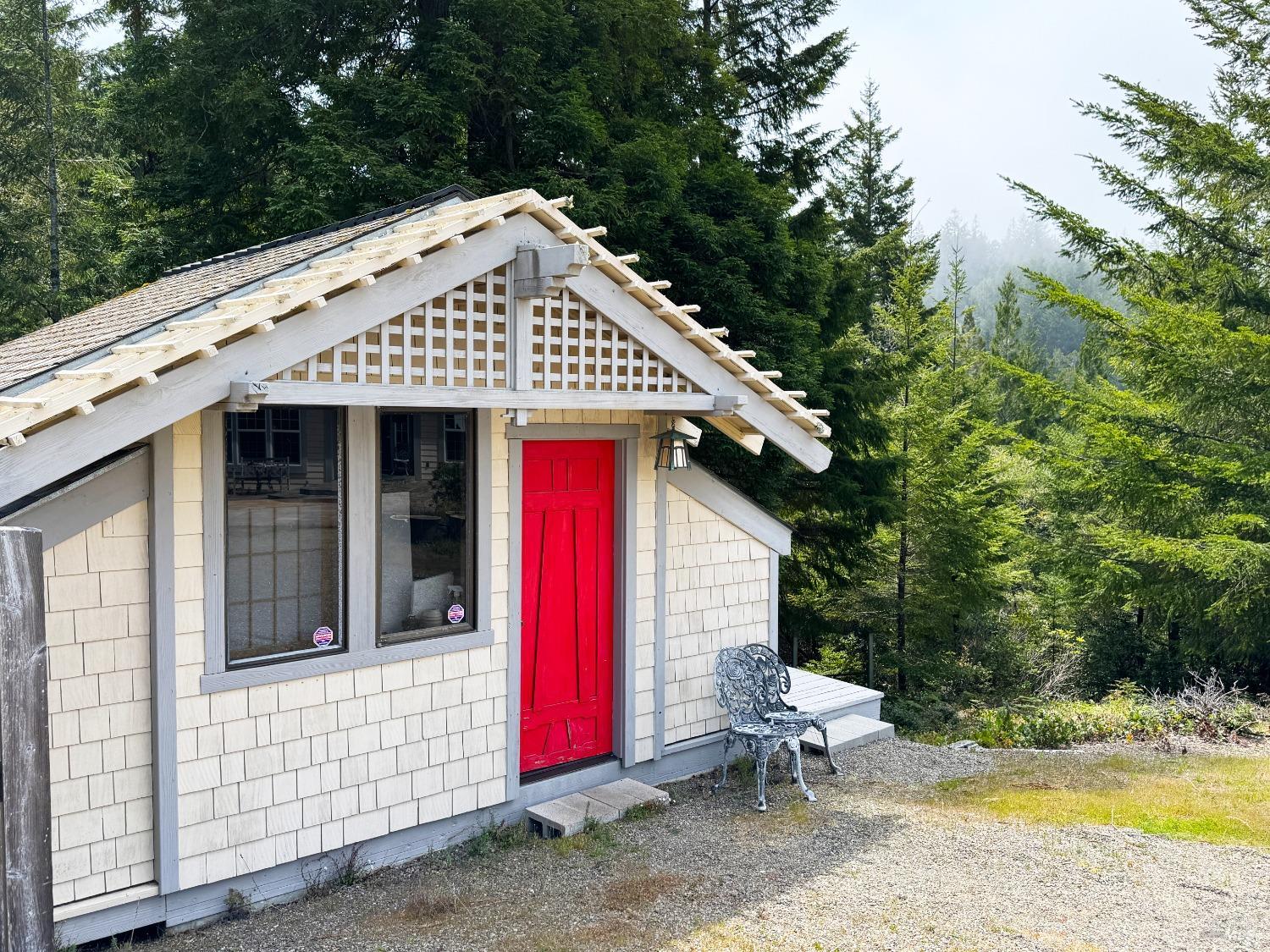 Detail Gallery Image 12 of 28 For 24680 Ten Mile Rd, Point Arena,  CA 95468 - 3 Beds | 2 Baths