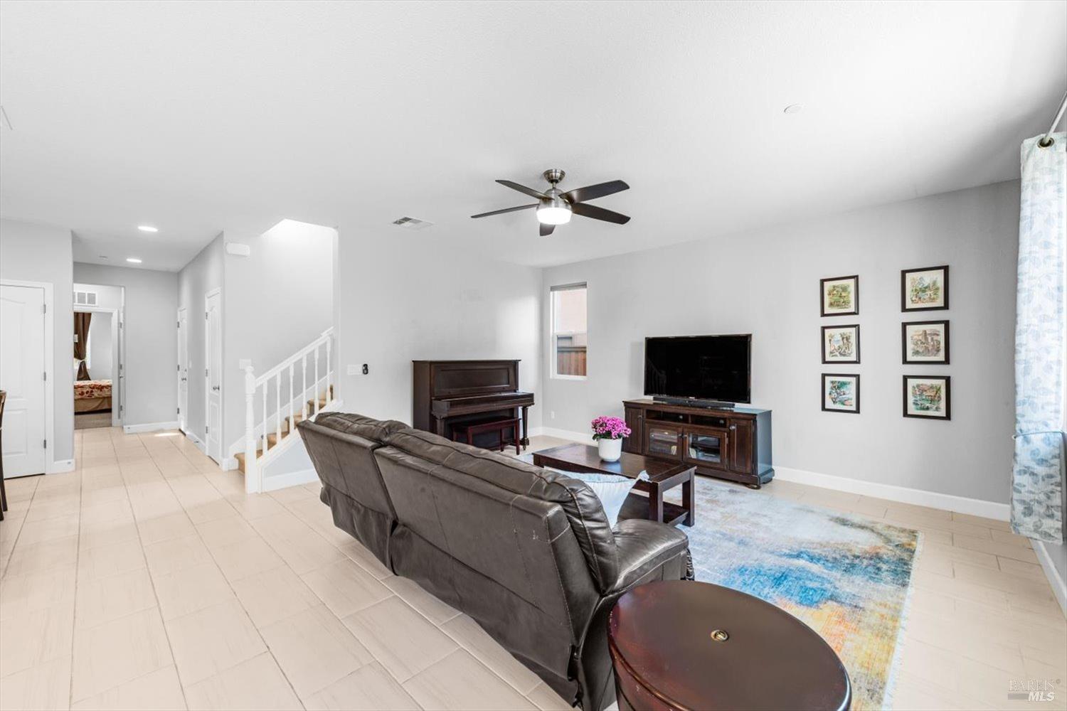 Detail Gallery Image 18 of 44 For 131 Kodiak Dr, Vacaville,  CA 95687 - 4 Beds | 3 Baths