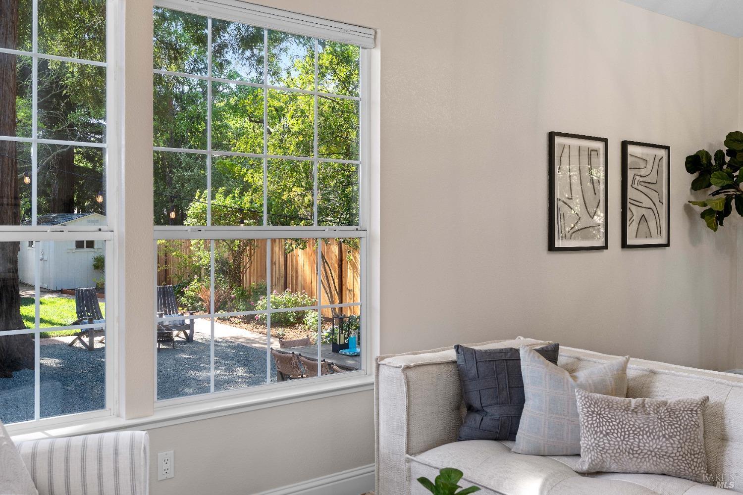 Detail Gallery Image 13 of 75 For 14 Ceriani Ct, Napa,  CA 94558 - 3 Beds | 2/1 Baths