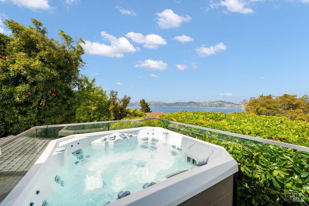 Detail Gallery Image 34 of 98 For 33 Wray Ave, Sausalito,  CA 94965 - 3 Beds | 2 Baths