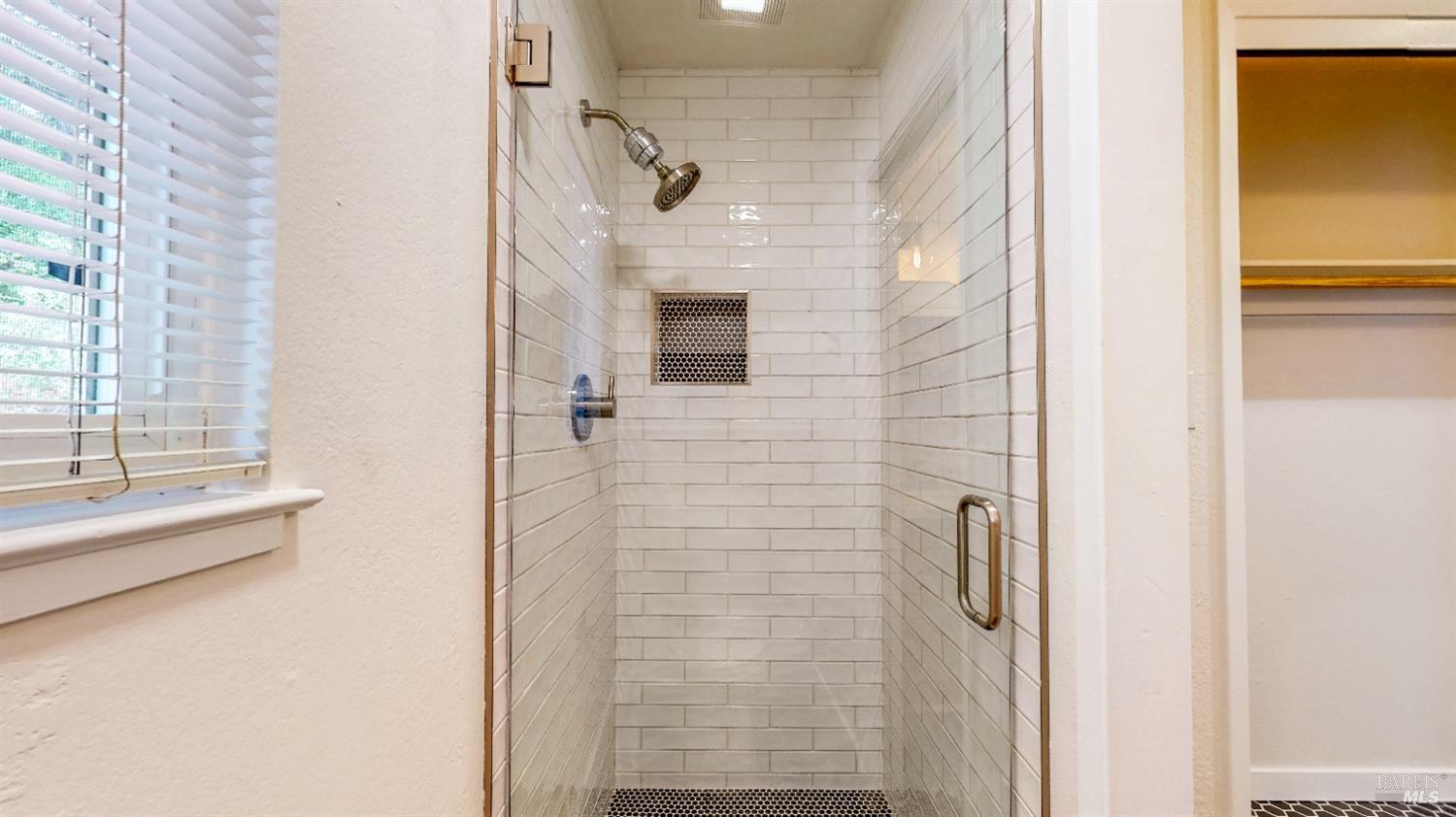 Detail Gallery Image 19 of 62 For 2061 Woodside Dr, Santa Rosa,  CA 95404 - 3 Beds | 2 Baths