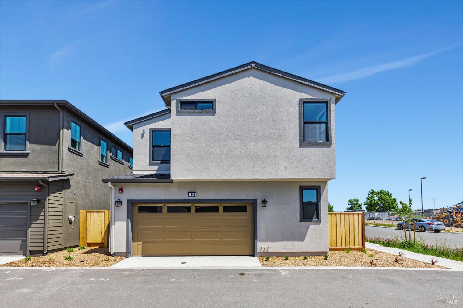Detail Gallery Image 11 of 12 For 1562 Waterside Ln, Rohnert Park,  CA 94928 - 3 Beds | 2/1 Baths