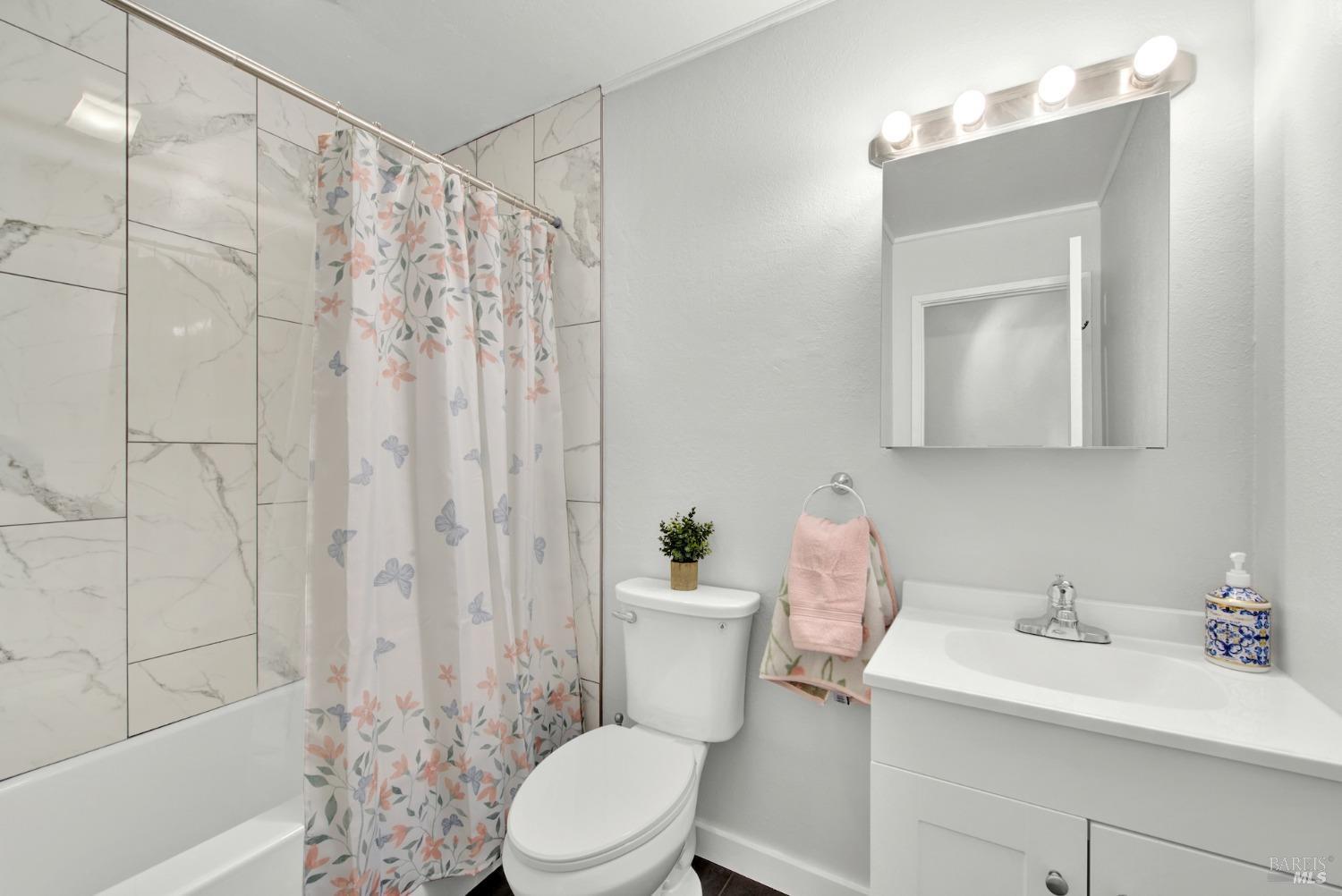 Detail Gallery Image 30 of 60 For 1199 Creekside Dr, Vacaville,  CA 95687 - 4 Beds | 2 Baths