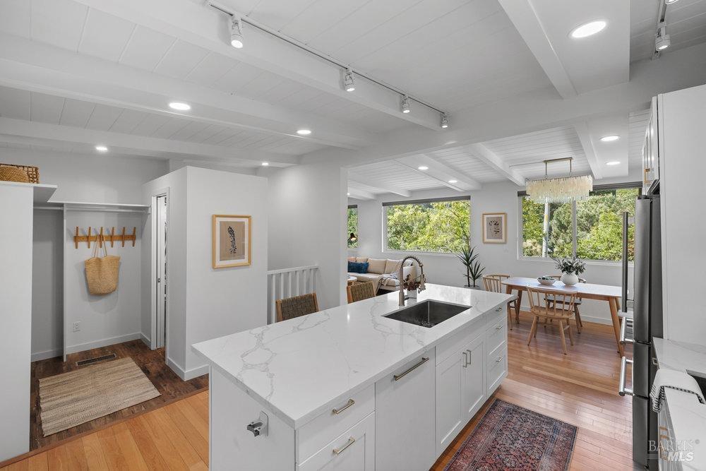 Detail Gallery Image 9 of 54 For 622 Eastwood Way, Mill Valley,  CA 94941 - 2 Beds | 1/1 Baths