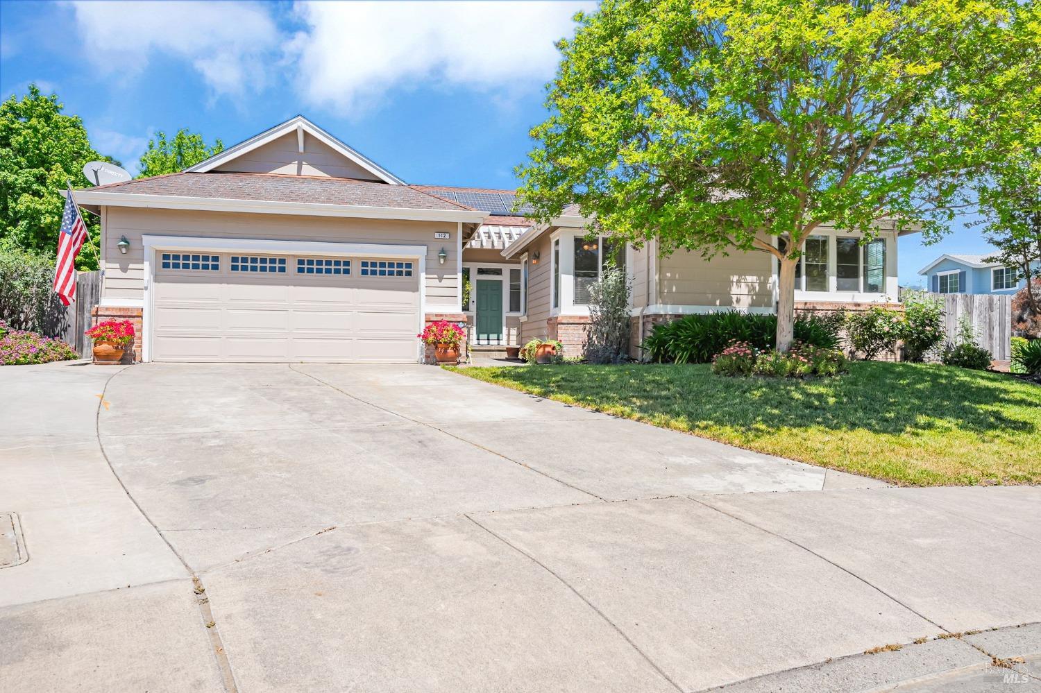 Detail Gallery Image 2 of 55 For 112 Syrah Ct, Cloverdale,  CA 95425 - 3 Beds | 2 Baths
