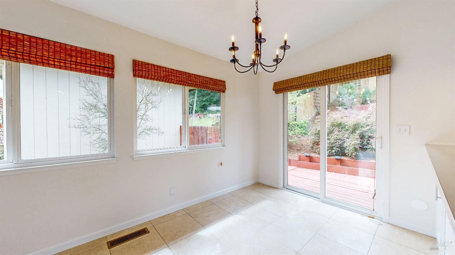 Detail Gallery Image 47 of 62 For 2061 Woodside Dr, Santa Rosa,  CA 95404 - 3 Beds | 2 Baths