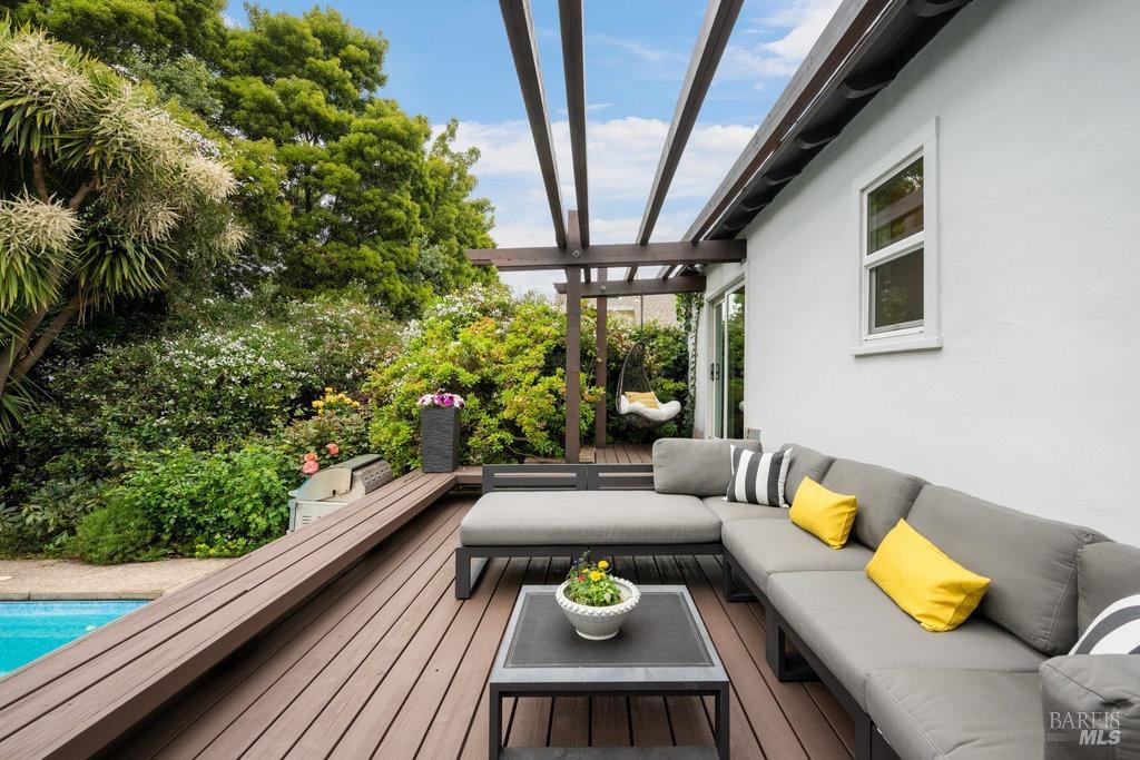 Detail Gallery Image 76 of 98 For 33 Wray Ave, Sausalito,  CA 94965 - 3 Beds | 2 Baths