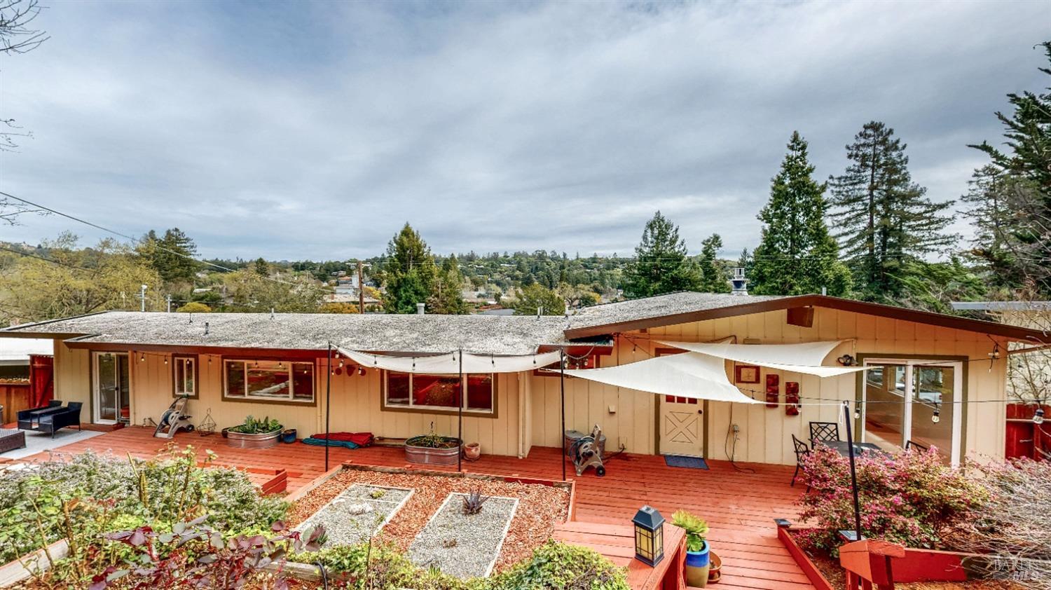 Detail Gallery Image 57 of 62 For 2061 Woodside Dr, Santa Rosa,  CA 95404 - 3 Beds | 2 Baths