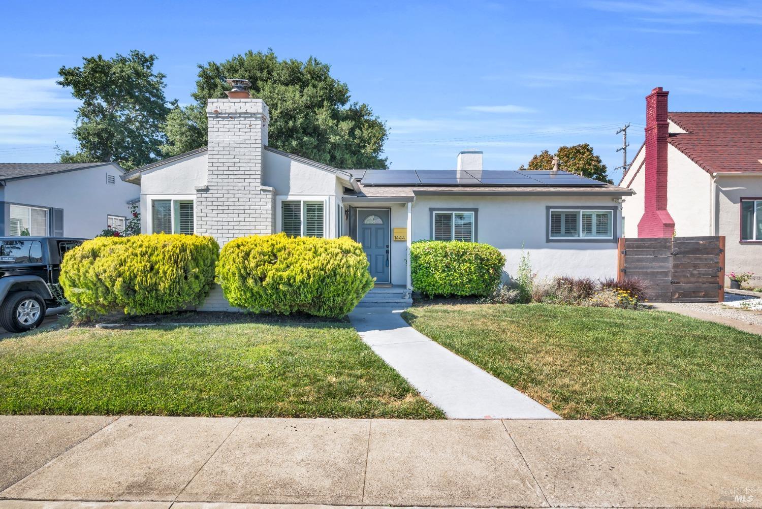 Detail Gallery Image 1 of 29 For 1444 Ohio St, Vallejo,  CA 94590 - 3 Beds | 2 Baths