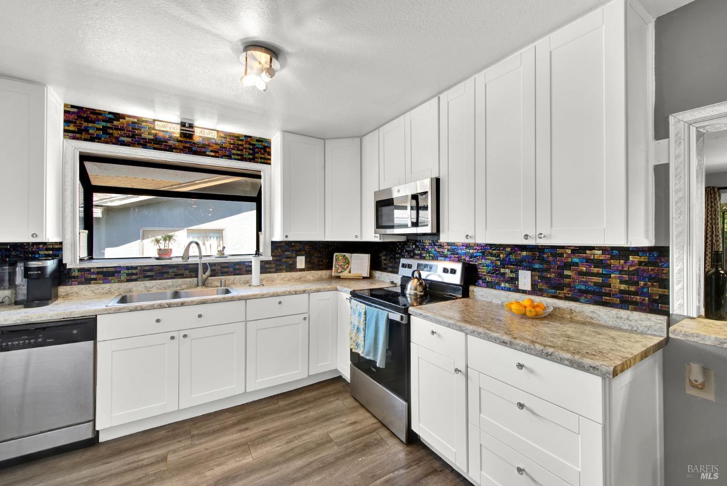 Detail Gallery Image 25 of 60 For 1199 Creekside Dr, Vacaville,  CA 95687 - 4 Beds | 2 Baths