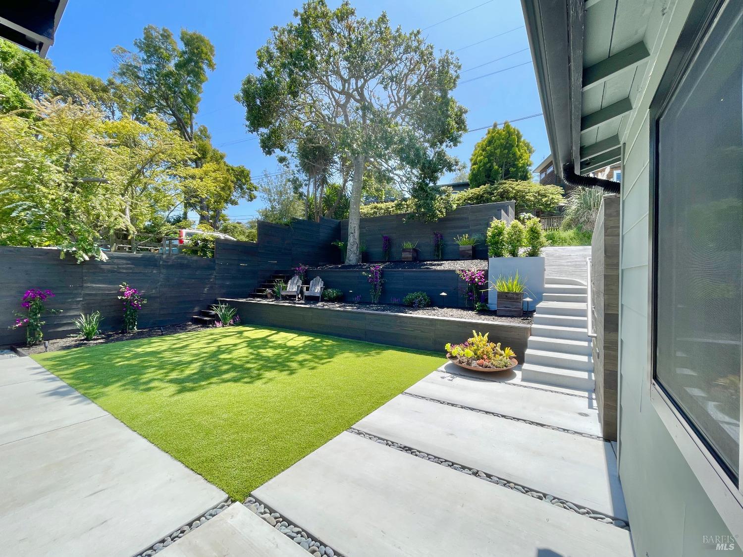 Detail Gallery Image 26 of 66 For 39 Midway Ave, Mill Valley,  CA 94941 - 5 Beds | 3 Baths