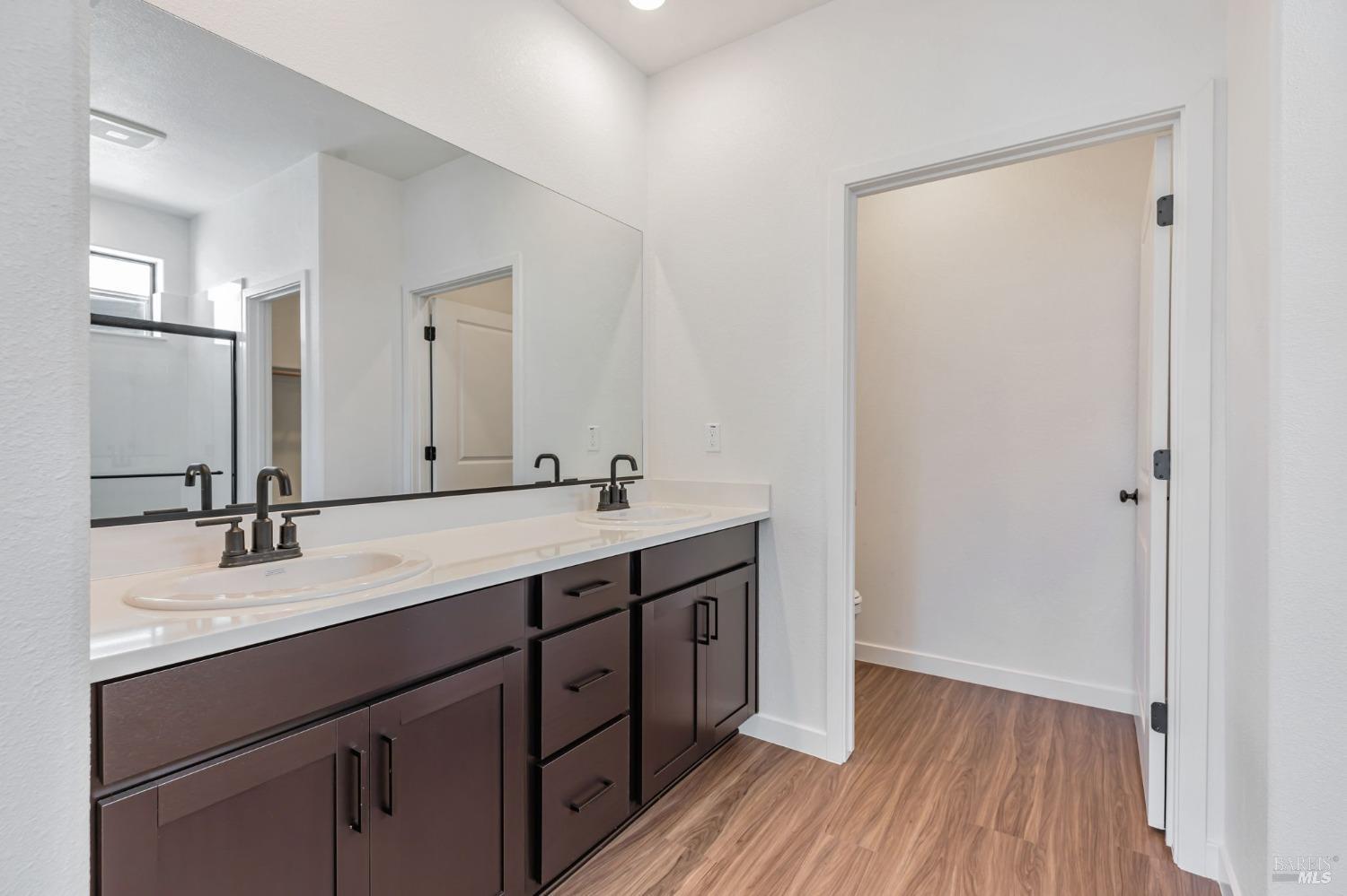 Detail Gallery Image 3 of 10 For 1558 Waterside Ln, Rohnert Park,  CA 94928 - 3 Beds | 2 Baths