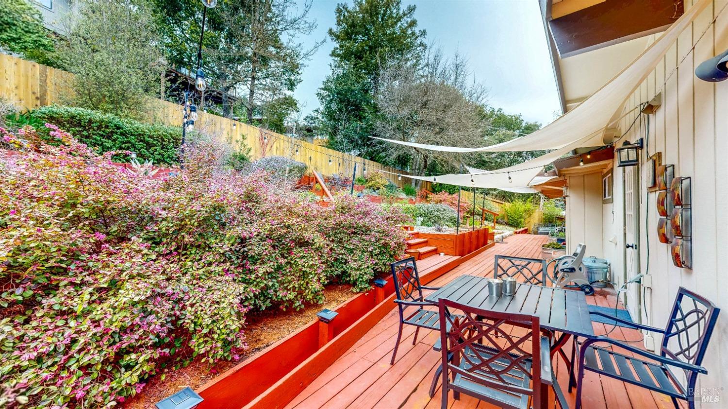 Detail Gallery Image 37 of 62 For 2061 Woodside Dr, Santa Rosa,  CA 95404 - 3 Beds | 2 Baths