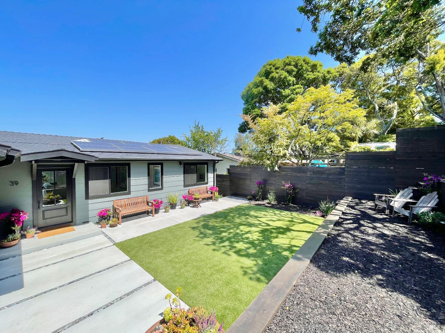 Detail Gallery Image 2 of 66 For 39 Midway Ave, Mill Valley,  CA 94941 - 5 Beds | 3 Baths