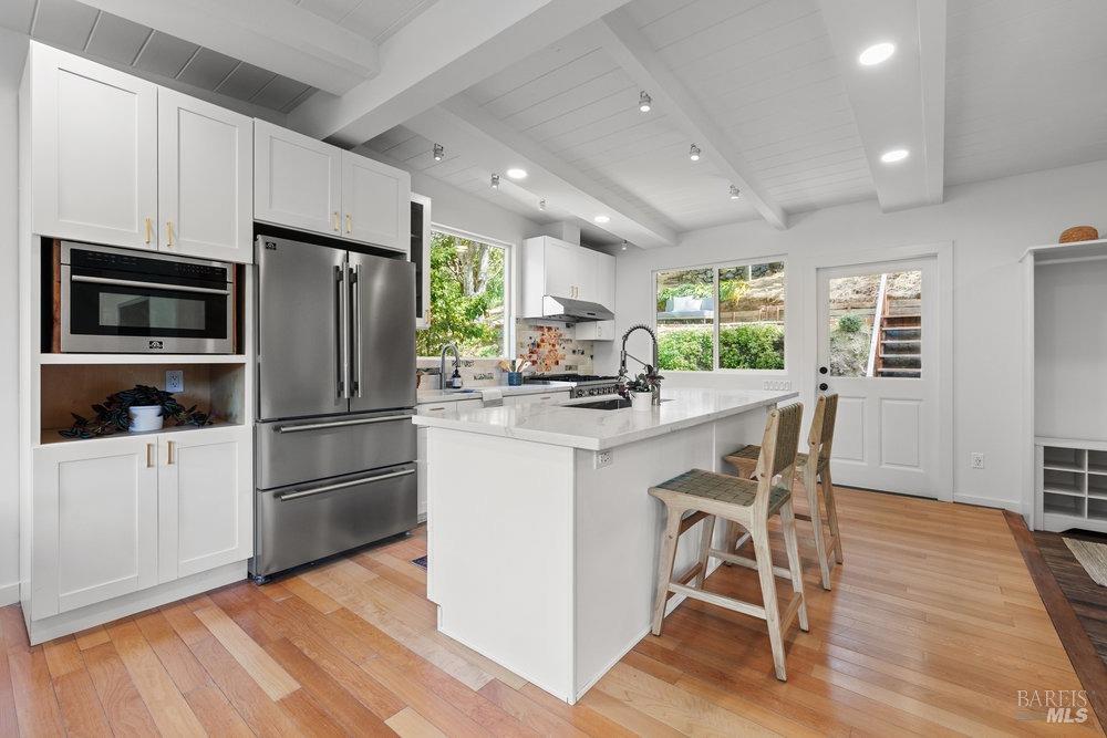 Detail Gallery Image 7 of 54 For 622 Eastwood Way, Mill Valley,  CA 94941 - 2 Beds | 1/1 Baths