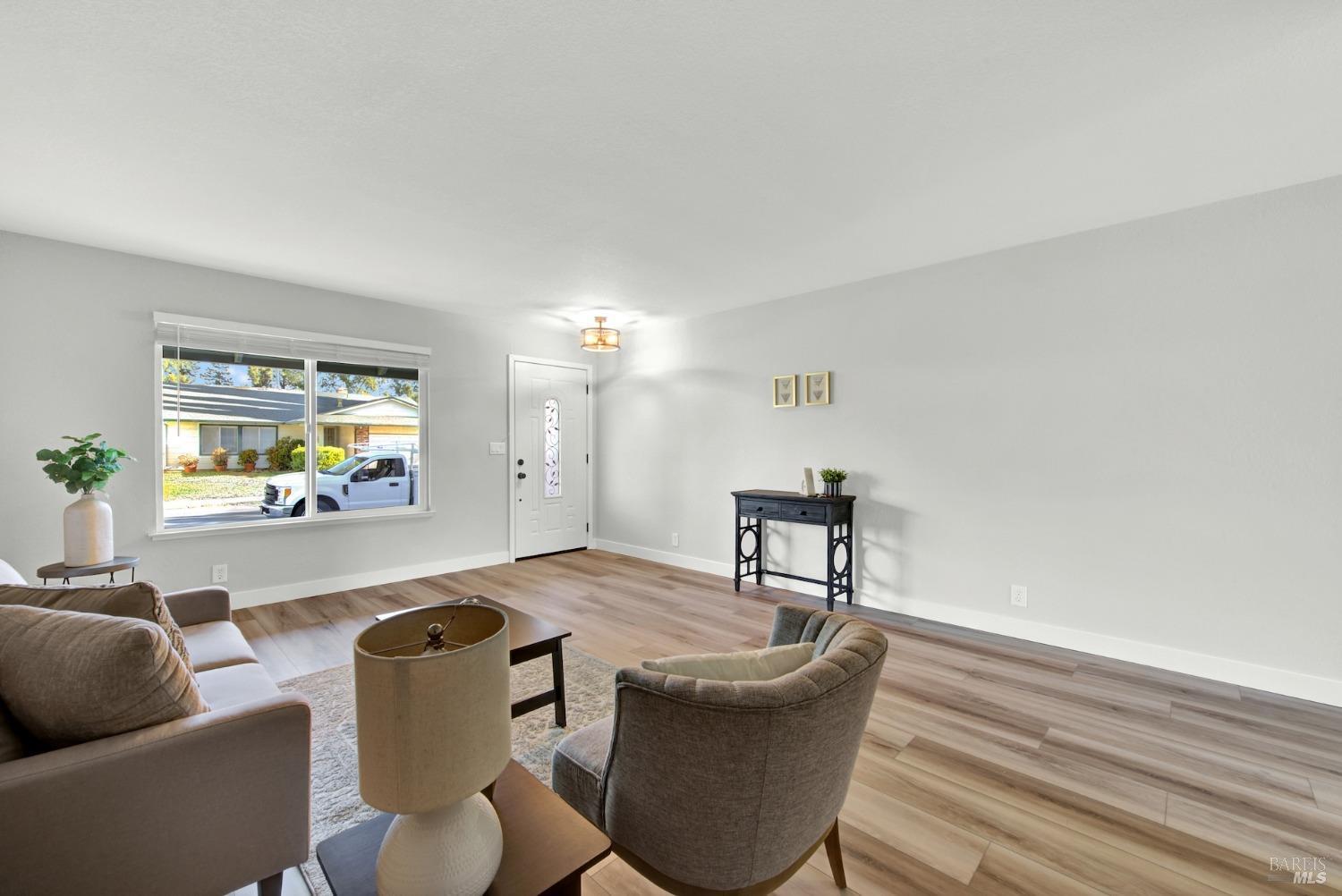 Detail Gallery Image 10 of 47 For 661 Berkeley Way, Fairfield,  CA 94533 - 4 Beds | 2 Baths