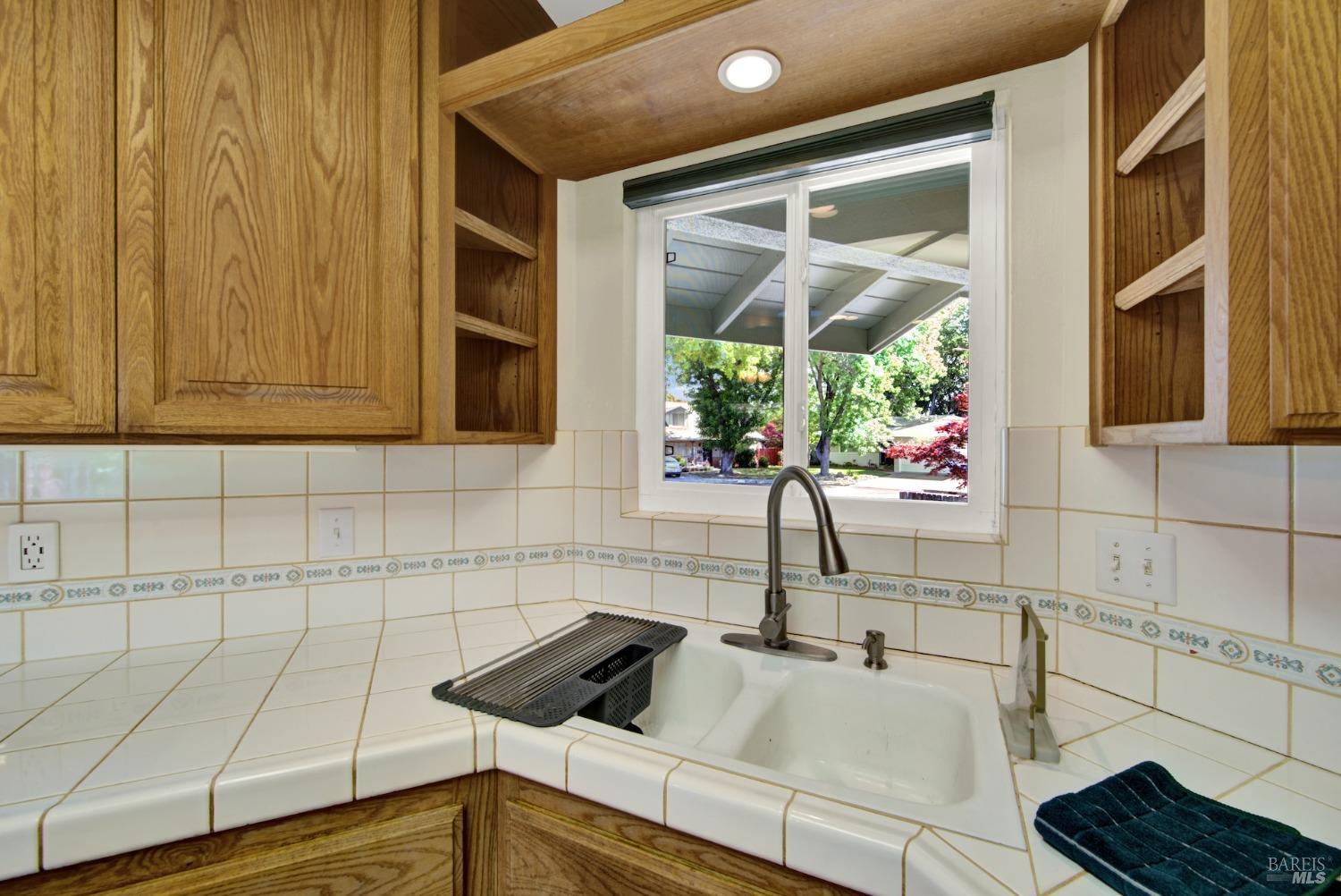 Detail Gallery Image 18 of 37 For 519 Westwood Ct, Vacaville,  CA 95688 - 3 Beds | 2 Baths