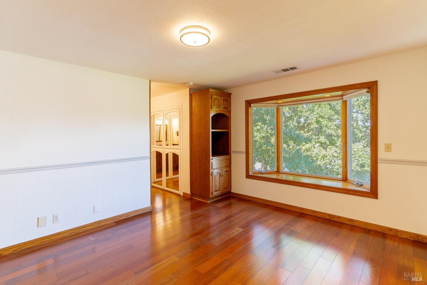 Detail Gallery Image 15 of 36 For 3756 Cano Ct, Napa,  CA 94558 - 4 Beds | 3/1 Baths