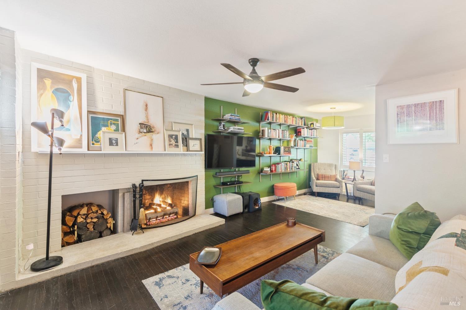 Detail Gallery Image 11 of 38 For 464 Azalea Way, Vacaville,  CA 95688 - 3 Beds | 2 Baths