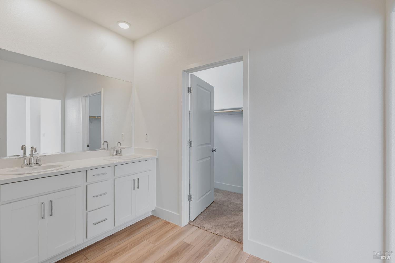 Detail Gallery Image 4 of 12 For 1554 Waterside Ln, Rohnert Park,  CA 94928 - 3 Beds | 2/1 Baths