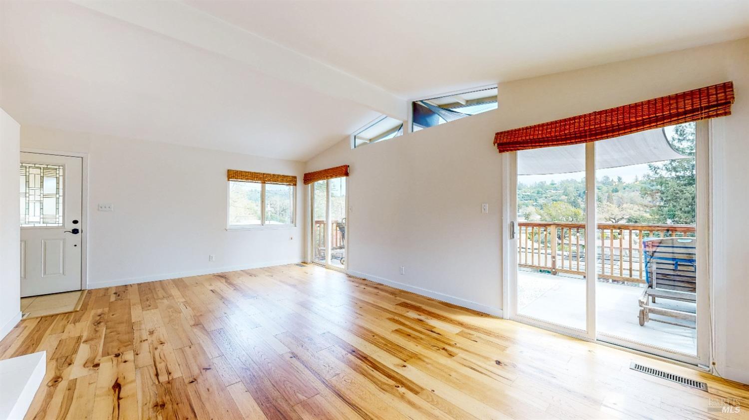 Detail Gallery Image 13 of 62 For 2061 Woodside Dr, Santa Rosa,  CA 95404 - 3 Beds | 2 Baths