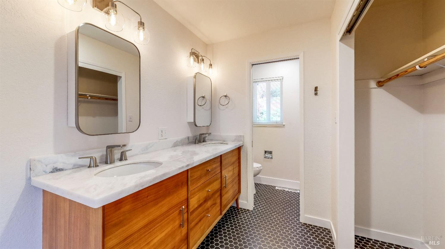 Detail Gallery Image 17 of 62 For 2061 Woodside Dr, Santa Rosa,  CA 95404 - 3 Beds | 2 Baths