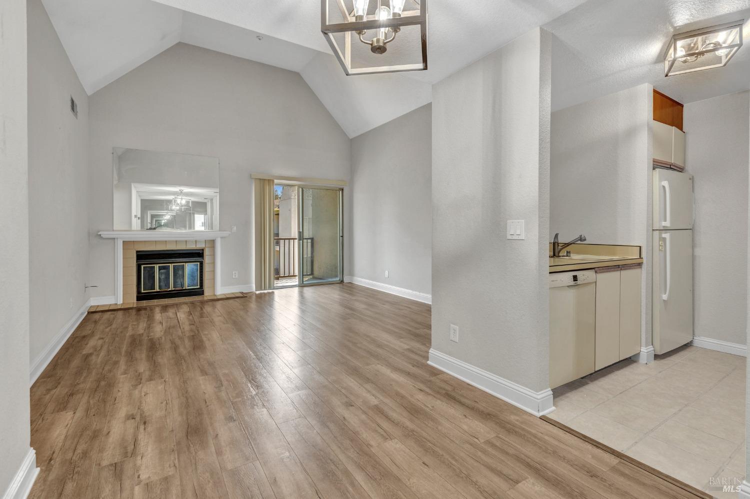 Detail Gallery Image 14 of 51 For 3183 Wayside Plz #319,  Walnut Creek,  CA 94597 - 2 Beds | 2 Baths