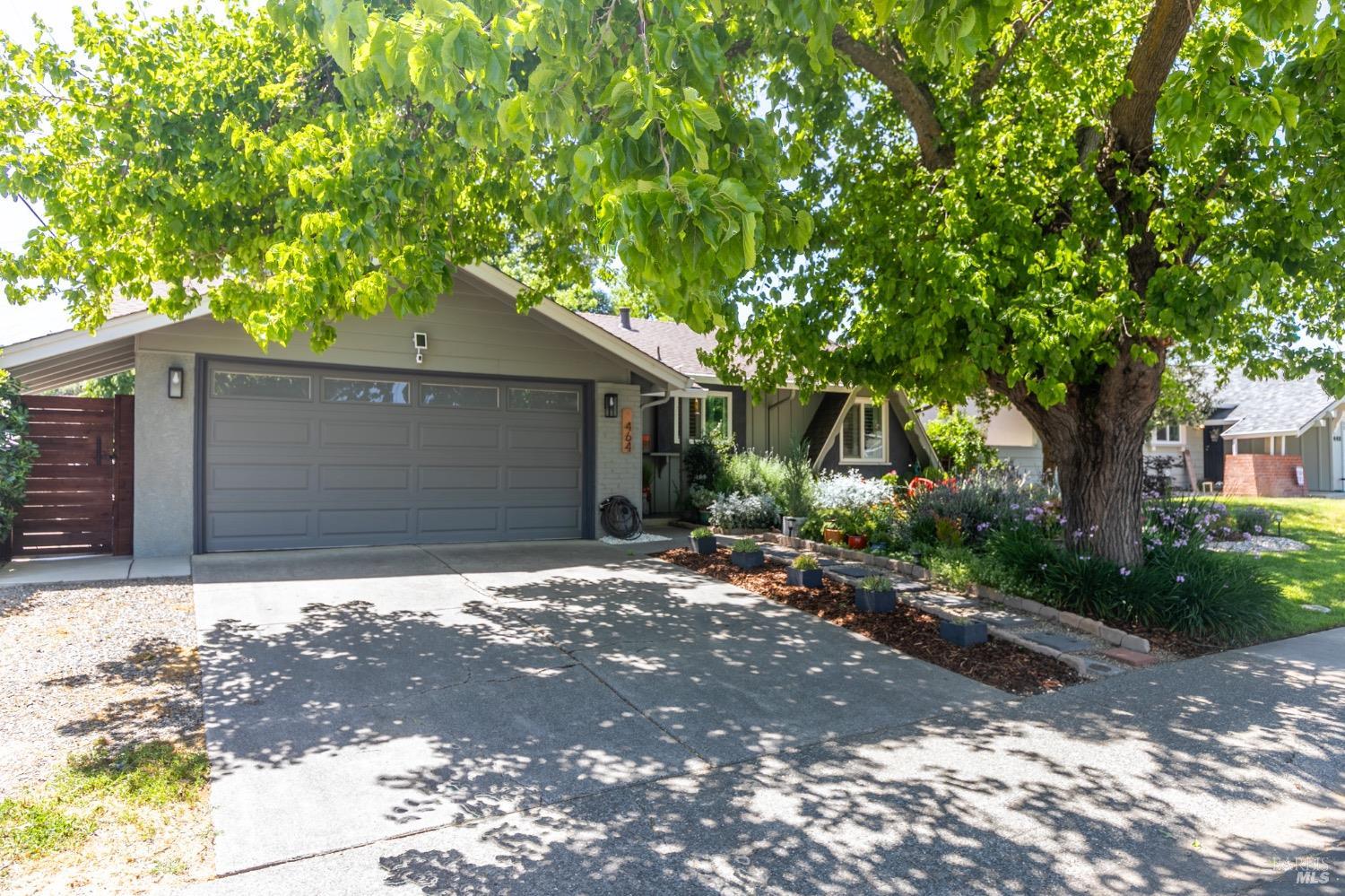 Detail Gallery Image 38 of 38 For 464 Azalea Way, Vacaville,  CA 95688 - 3 Beds | 2 Baths