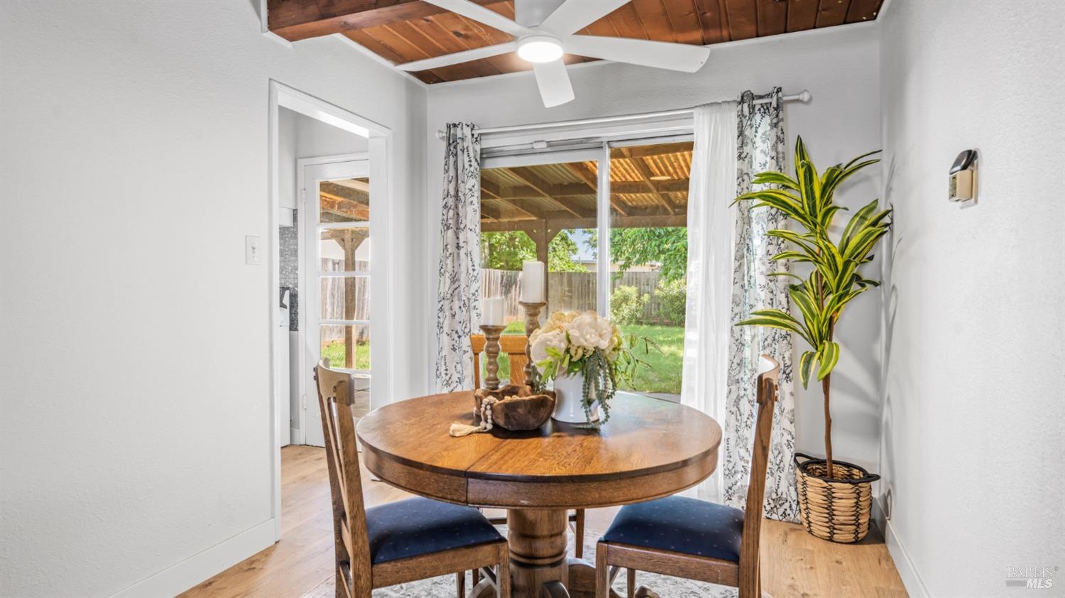 Detail Gallery Image 6 of 27 For 219 Bell Ave, Fairfield,  CA 94533 - 2 Beds | 1 Baths