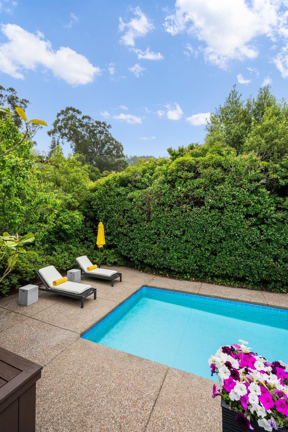 Detail Gallery Image 79 of 98 For 33 Wray Ave, Sausalito,  CA 94965 - 3 Beds | 2 Baths