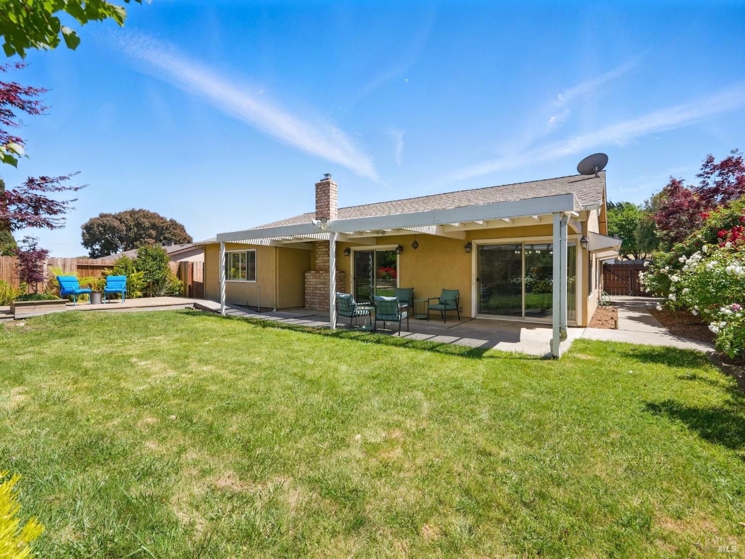 Detail Gallery Image 21 of 30 For 215 Panorama Dr, Benicia,  CA 94510 - 3 Beds | 2 Baths