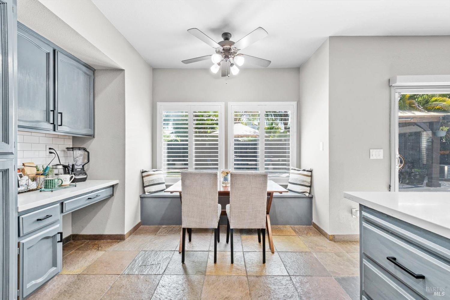 Detail Gallery Image 16 of 55 For 319 Birchwood Ct, Vacaville,  CA 95688 - 4 Beds | 2/1 Baths