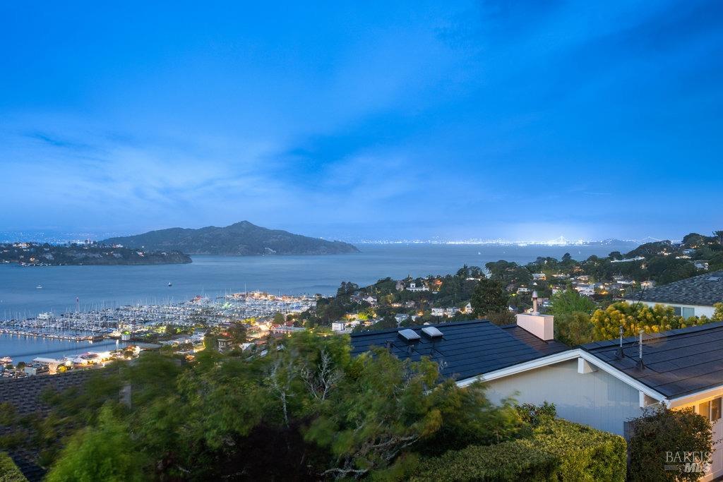 Detail Gallery Image 39 of 98 For 33 Wray Ave, Sausalito,  CA 94965 - 3 Beds | 2 Baths