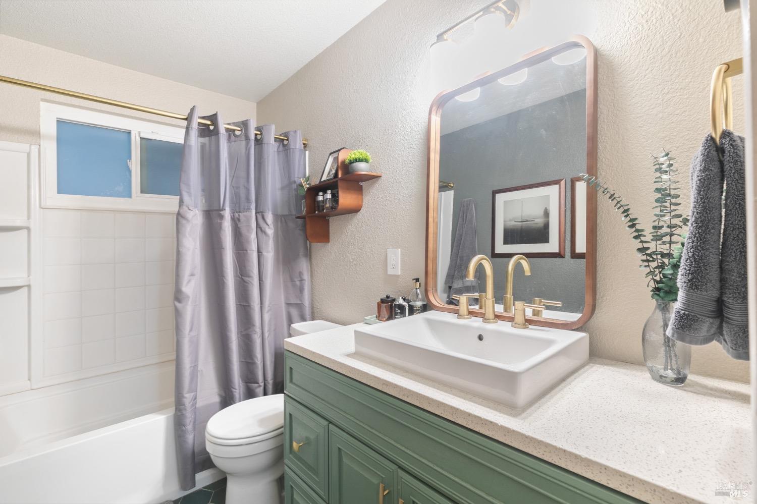 Detail Gallery Image 23 of 38 For 464 Azalea Way, Vacaville,  CA 95688 - 3 Beds | 2 Baths