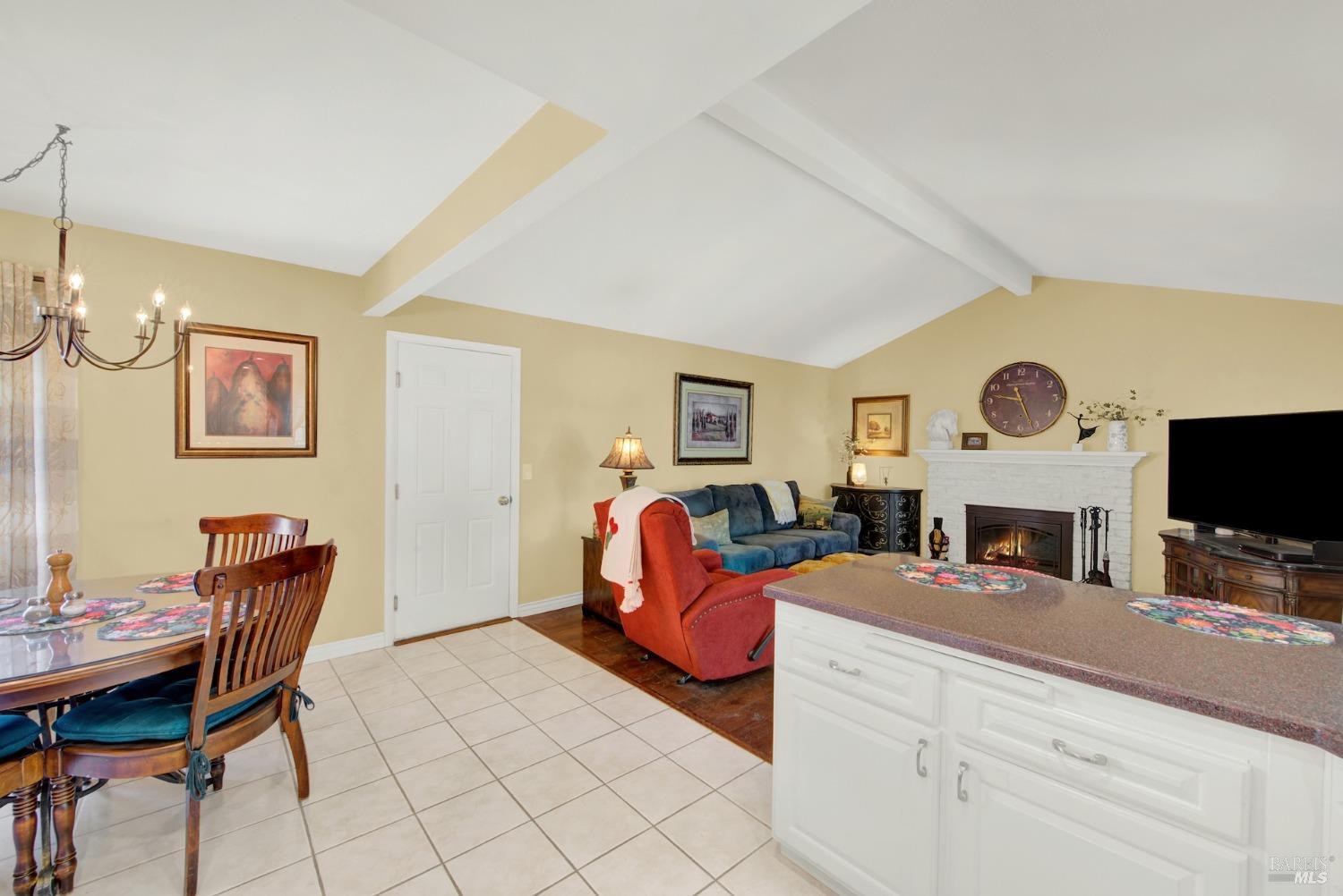Detail Gallery Image 14 of 30 For 262 N Alamo Dr, Vacaville,  CA 95688 - 4 Beds | 2 Baths