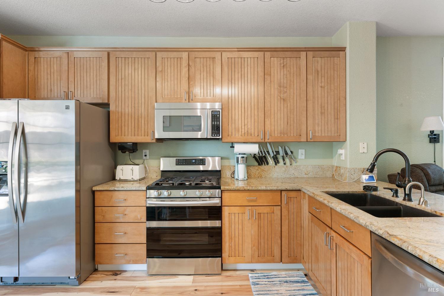 Detail Gallery Image 14 of 36 For 937 Pearwood Ct, Vacaville,  CA 95687 - 3 Beds | 2 Baths