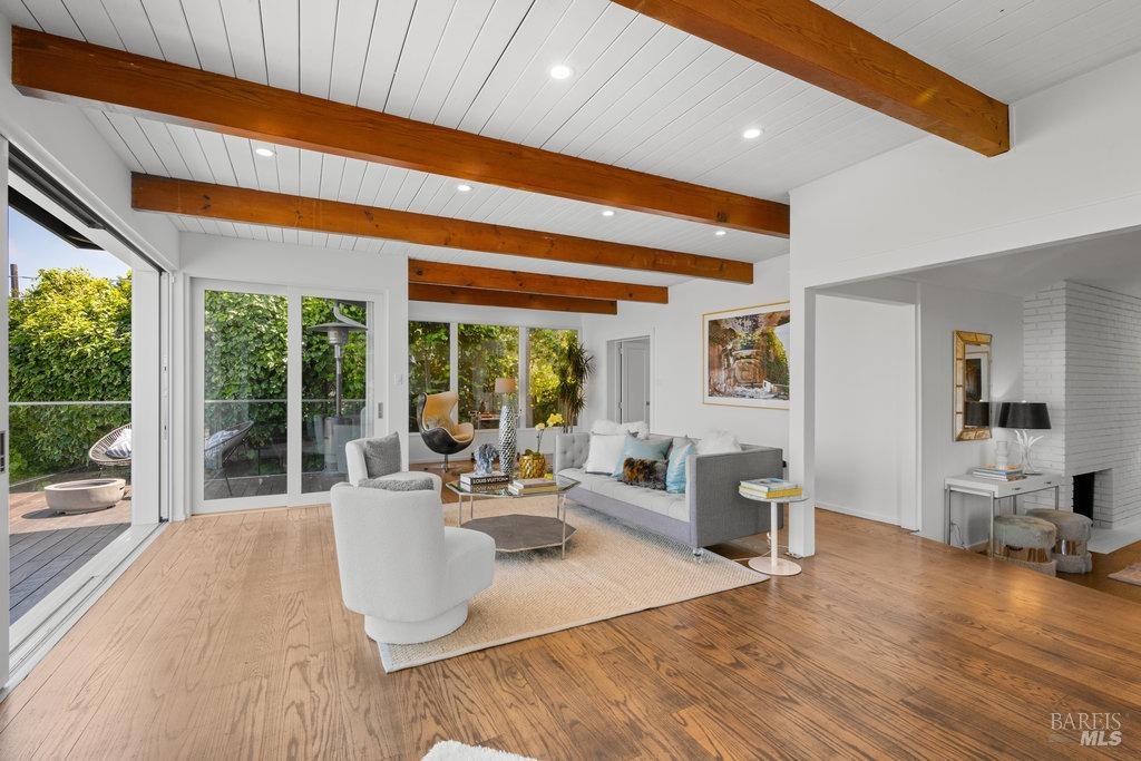 Detail Gallery Image 8 of 98 For 33 Wray Ave, Sausalito,  CA 94965 - 3 Beds | 2 Baths