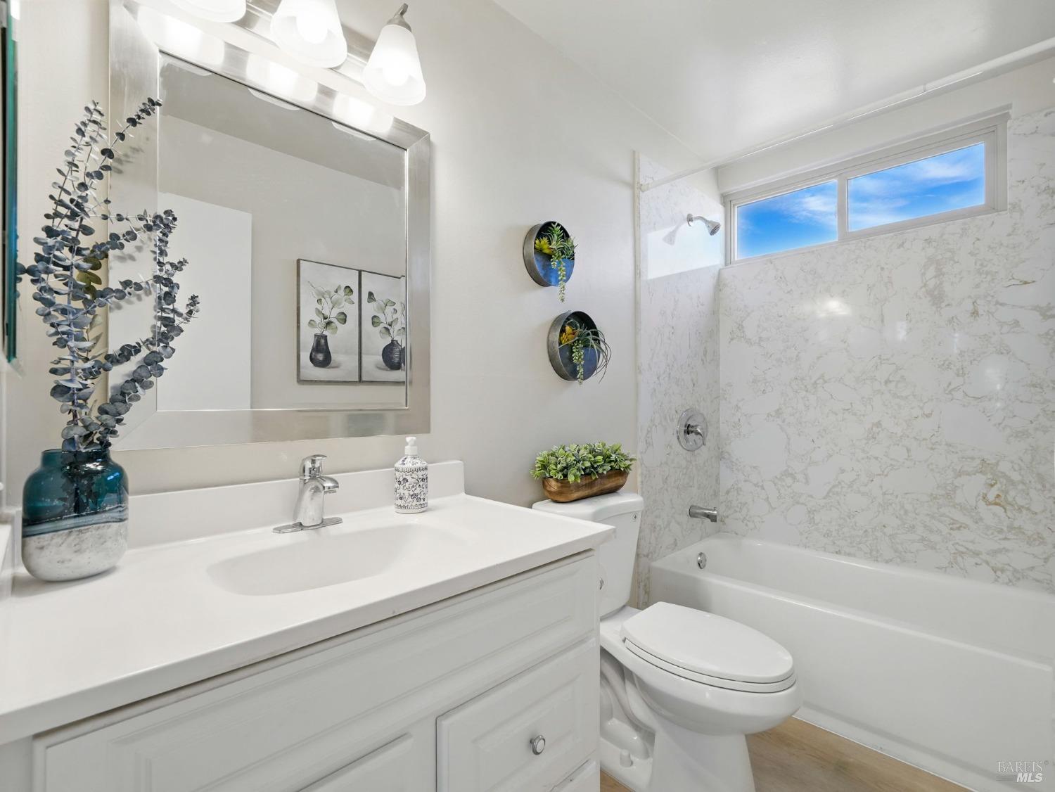 Detail Gallery Image 15 of 30 For 215 Panorama Dr, Benicia,  CA 94510 - 3 Beds | 2 Baths