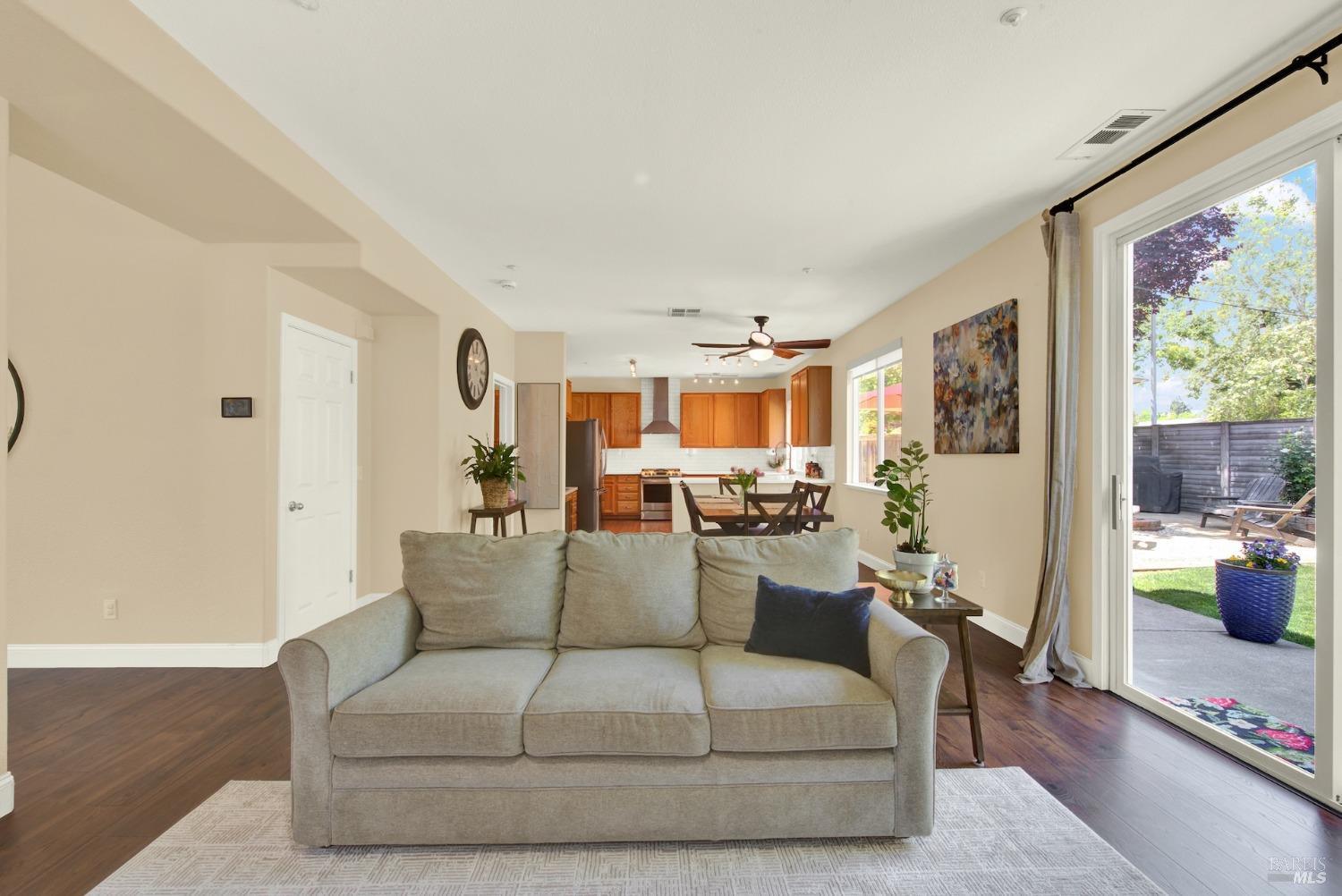 Detail Gallery Image 13 of 66 For 4564 Stillson St, Napa,  CA 94558 - 3 Beds | 2/1 Baths