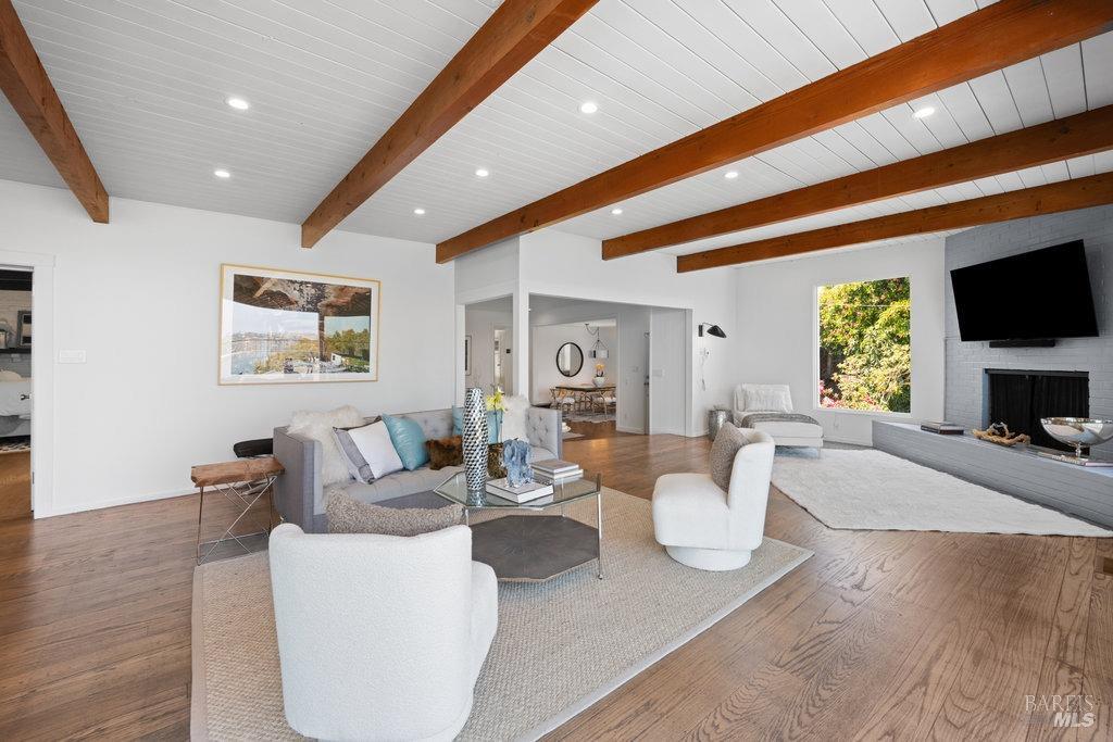 Detail Gallery Image 9 of 98 For 33 Wray Ave, Sausalito,  CA 94965 - 3 Beds | 2 Baths