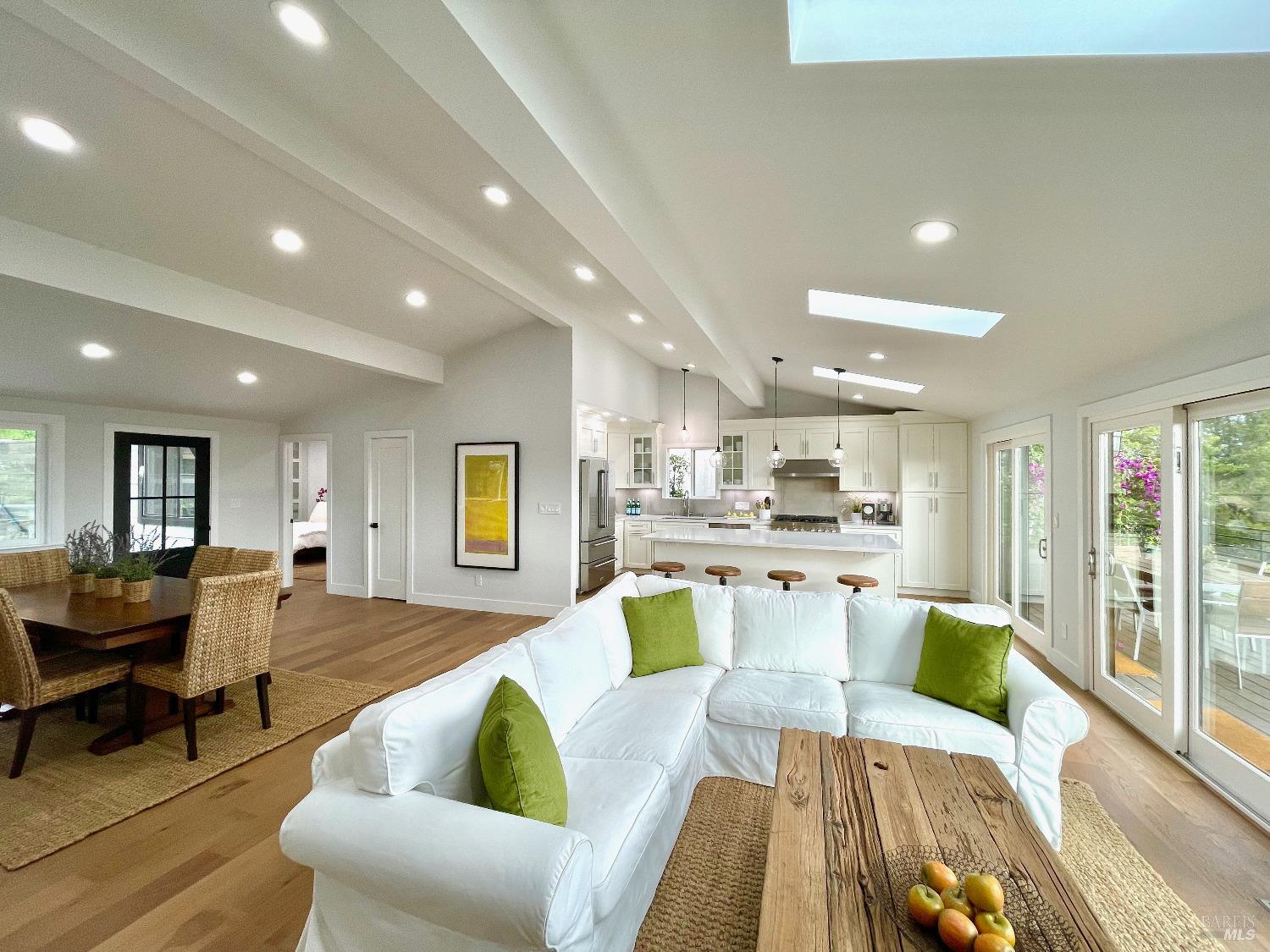 Detail Gallery Image 11 of 66 For 39 Midway Ave, Mill Valley,  CA 94941 - 5 Beds | 3 Baths