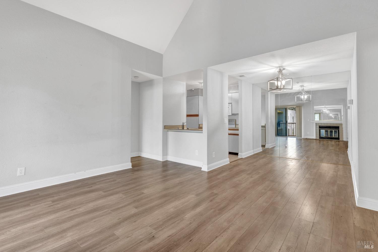 Detail Gallery Image 16 of 51 For 3183 Wayside Plz #319,  Walnut Creek,  CA 94597 - 2 Beds | 2 Baths