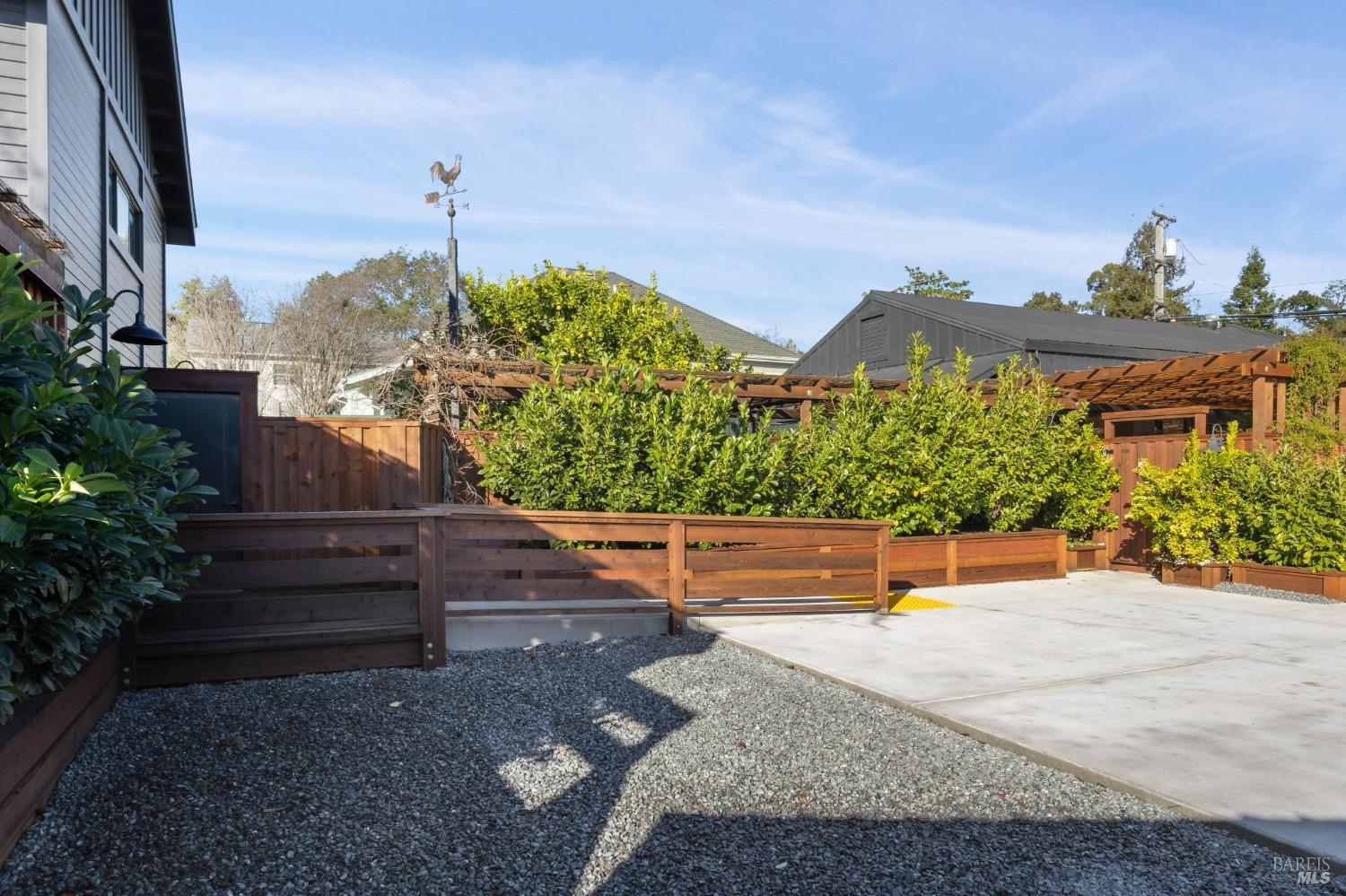 Detail Gallery Image 36 of 39 For 303 Bodega Ave, Petaluma,  CA 94952 - 2 Beds | 3 Baths