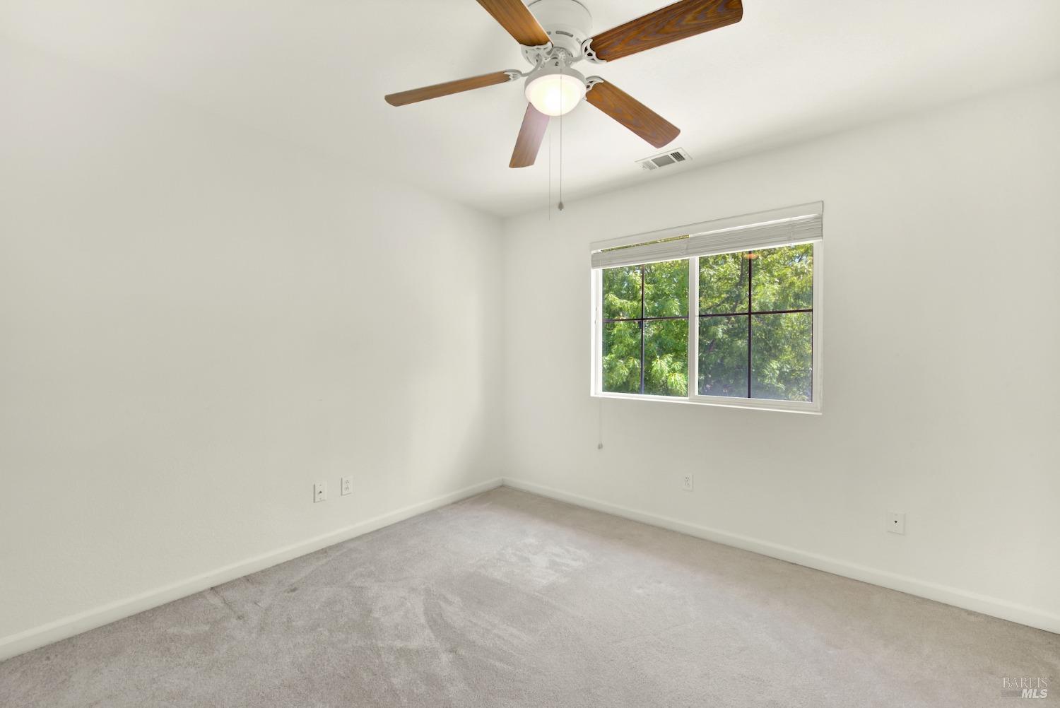 Detail Gallery Image 35 of 67 For 1917 Rollingwood Dr, Fairfield,  CA 94534 - 4 Beds | 2/1 Baths